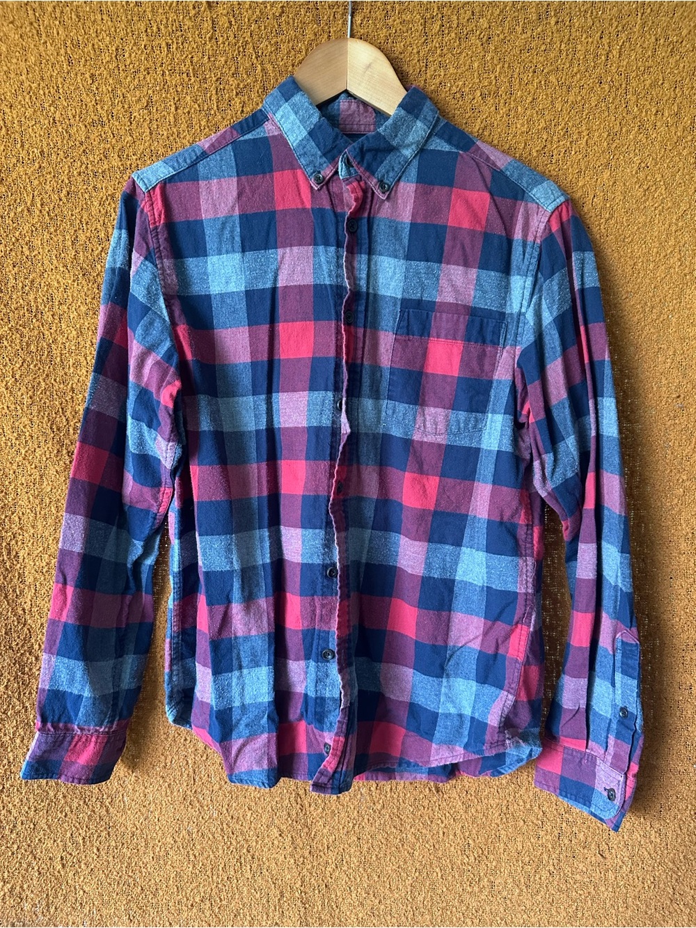 Goodfellow & Co Men's Red and Blue Plaid Button-Down Shirt